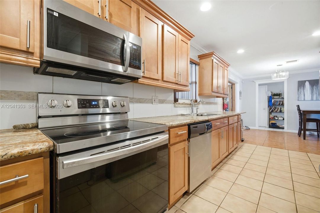 For Sale: $565,000 (4 beds, 2 baths, 1618 Square Feet)