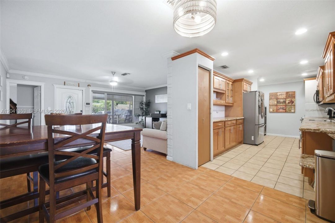 For Sale: $565,000 (4 beds, 2 baths, 1618 Square Feet)
