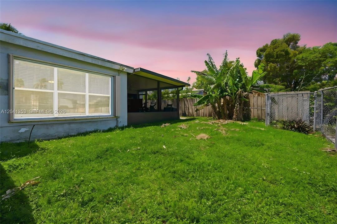 For Sale: $565,000 (4 beds, 2 baths, 1618 Square Feet)