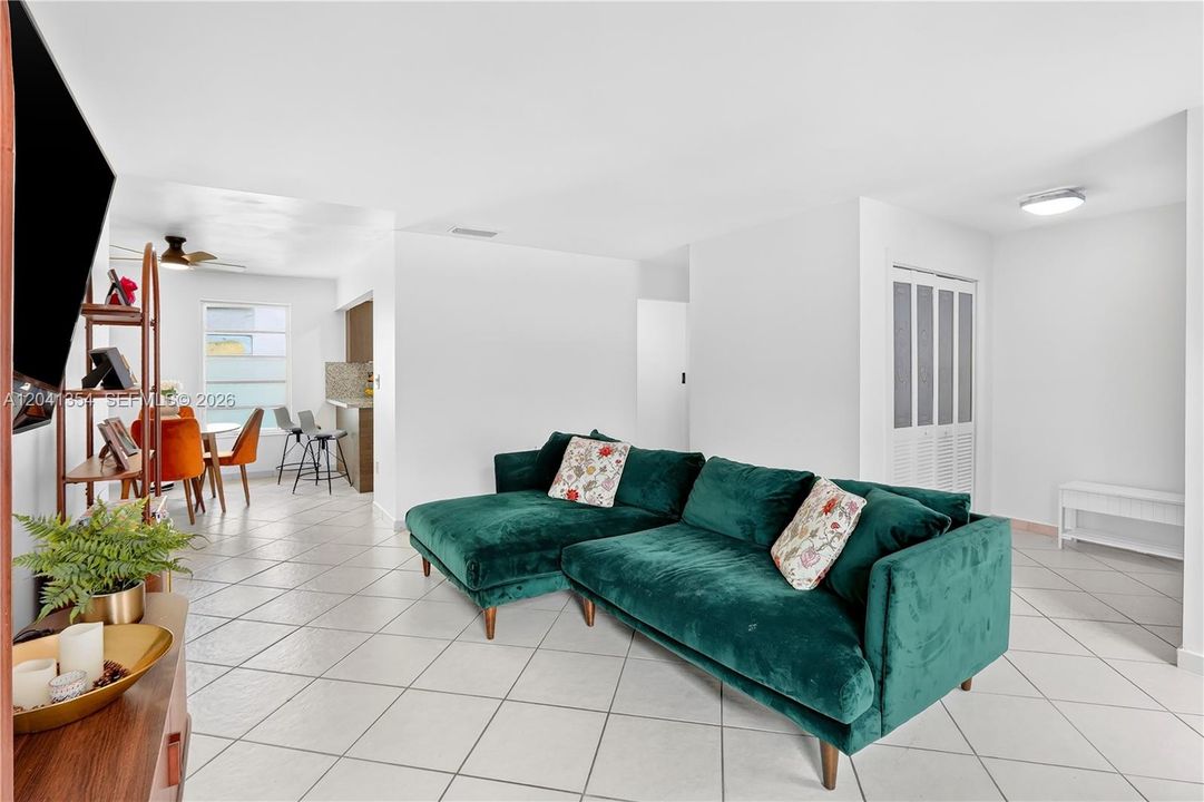 For Sale: $610,000 (3 beds, 2 baths, 1553 Square Feet)