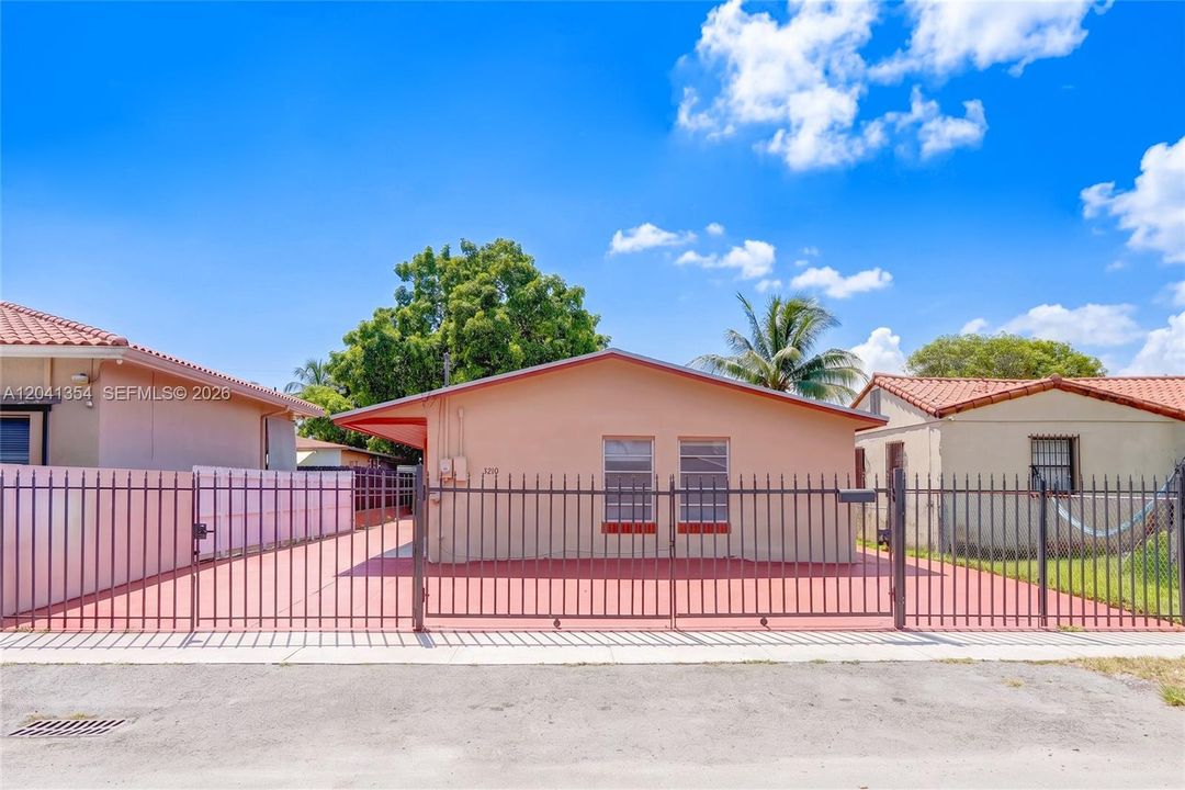 For Sale: $610,000 (3 beds, 2 baths, 1553 Square Feet)