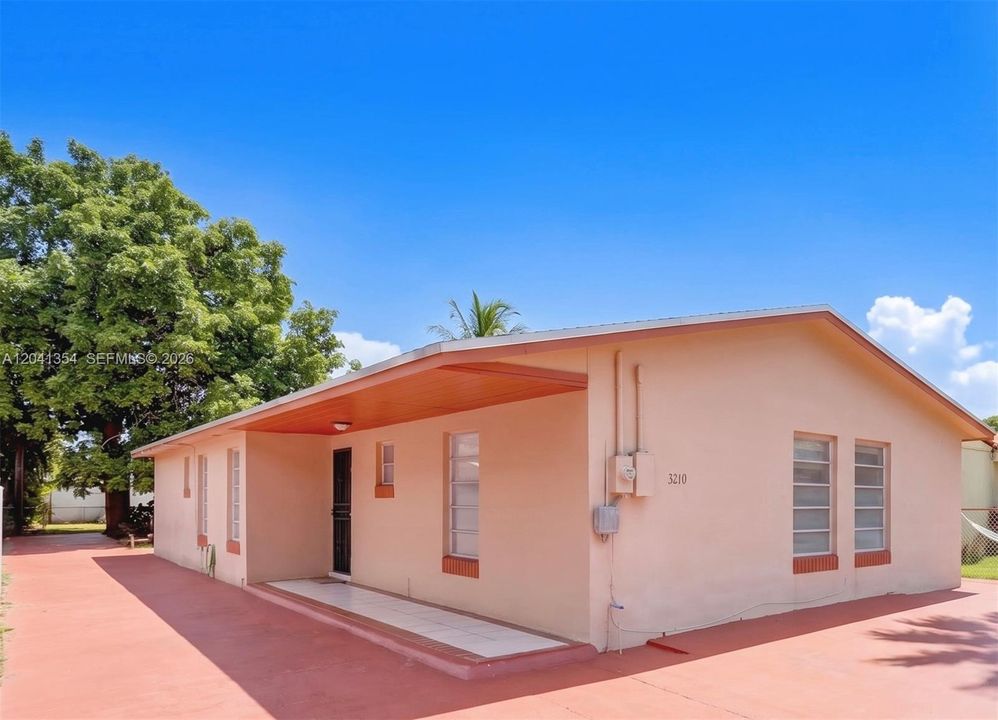 For Sale: $610,000 (3 beds, 2 baths, 1553 Square Feet)