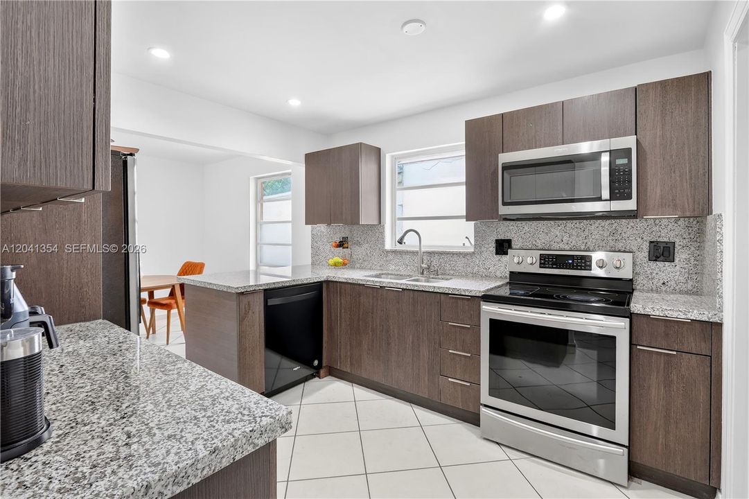 For Sale: $610,000 (3 beds, 2 baths, 1553 Square Feet)