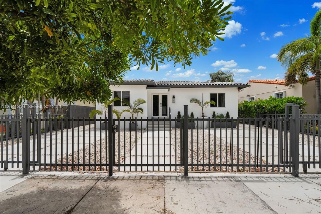 For Sale: $1,390,000 (4 beds, 3 baths, 2512 Square Feet)