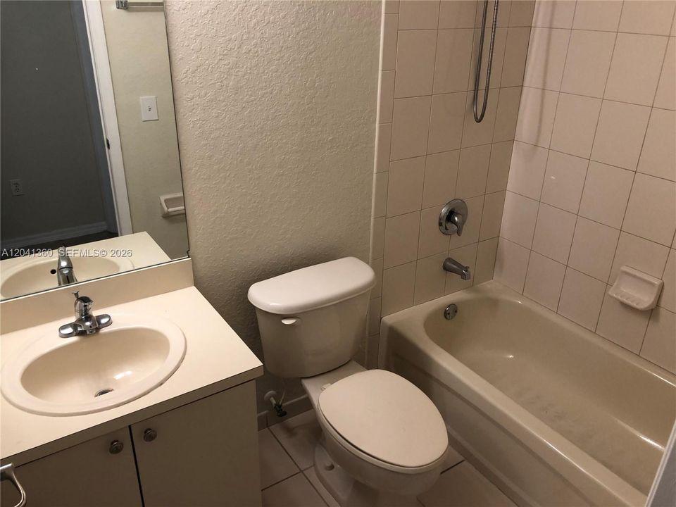 For Rent: $2,750 (3 beds, 2 baths, 1221 Square Feet)