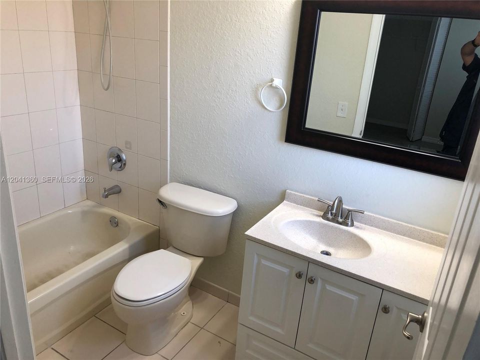 For Rent: $2,750 (3 beds, 2 baths, 1221 Square Feet)