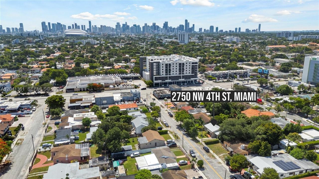 For Sale: $589,000 (2 beds, 1 baths, 1016 Square Feet)