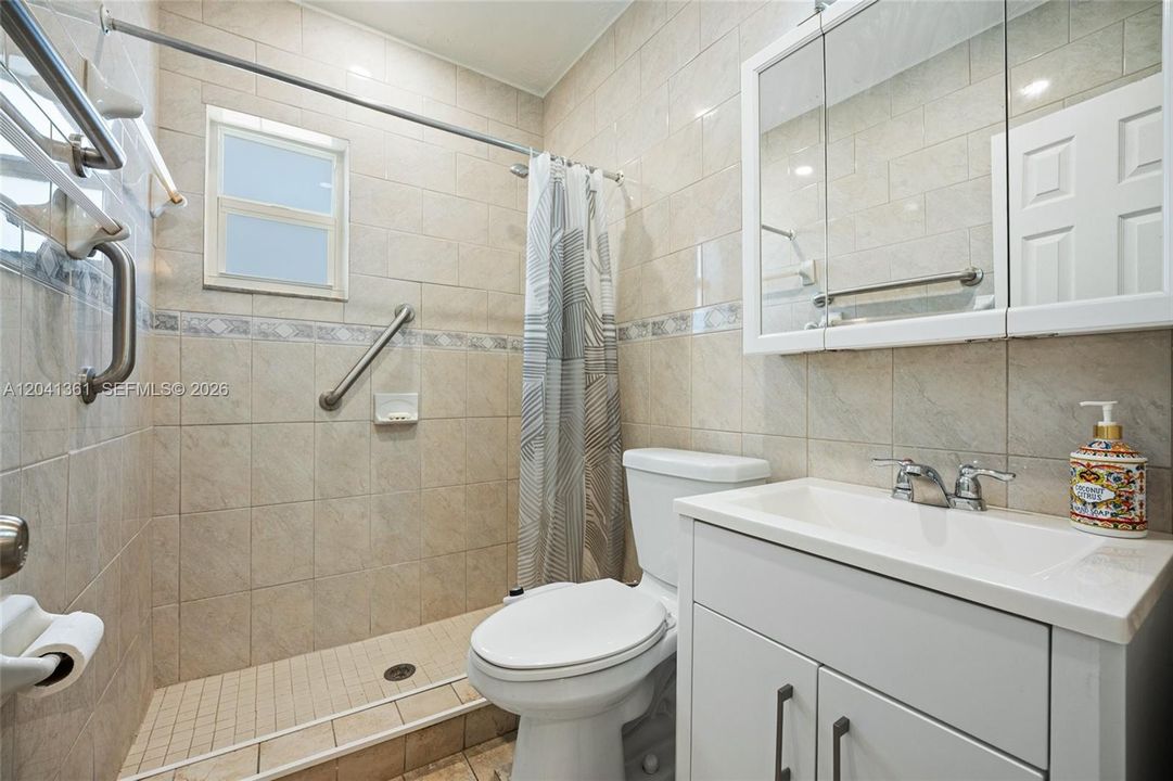 For Sale: $589,000 (2 beds, 1 baths, 1016 Square Feet)