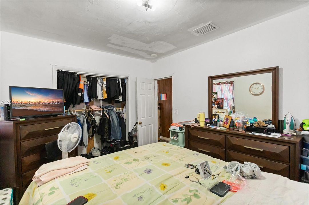 На продажу: $389,000 (2 спален, 1 ванн, 809 Квадратных фут)