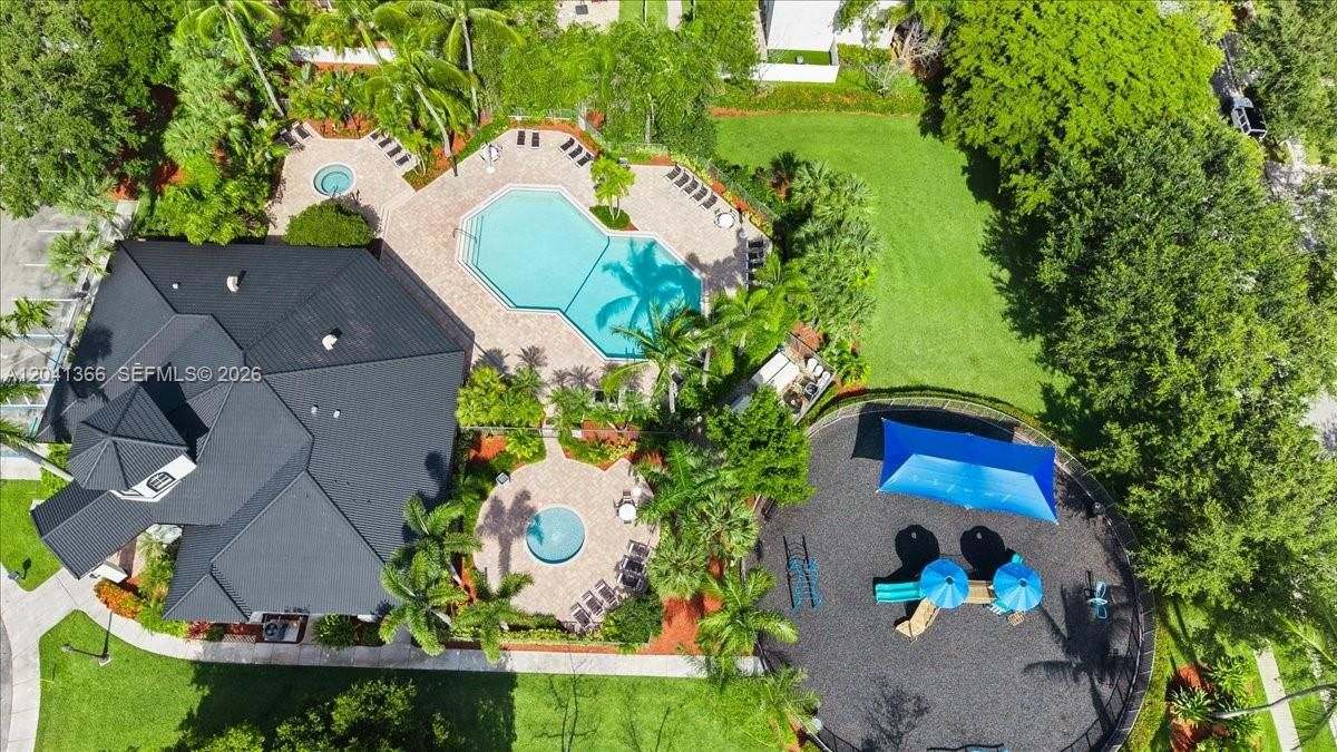 На продажу: $625,000 (4 спален, 2 ванн, 1597 Квадратных фут)