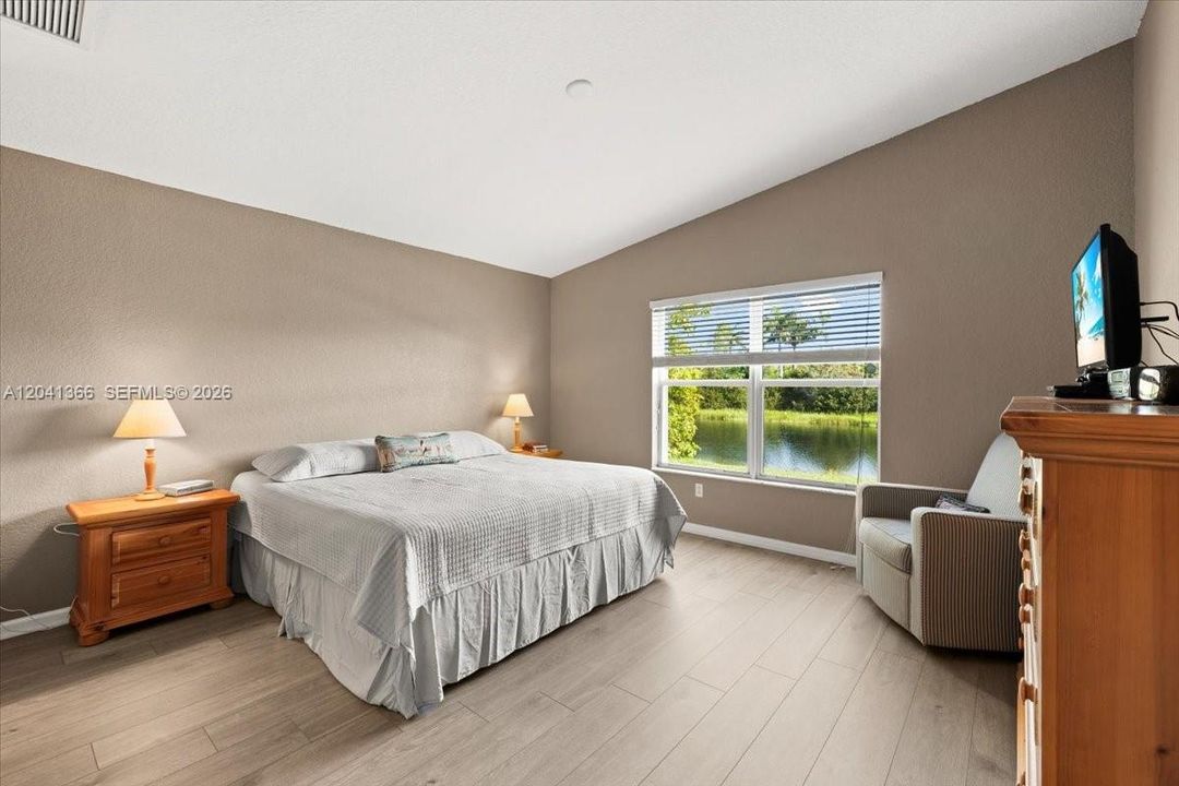 На продажу: $625,000 (4 спален, 2 ванн, 1597 Квадратных фут)