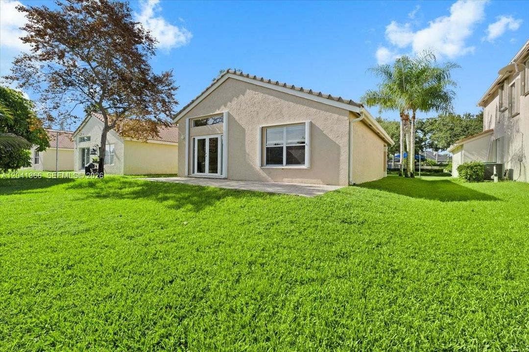 На продажу: $625,000 (4 спален, 2 ванн, 1597 Квадратных фут)