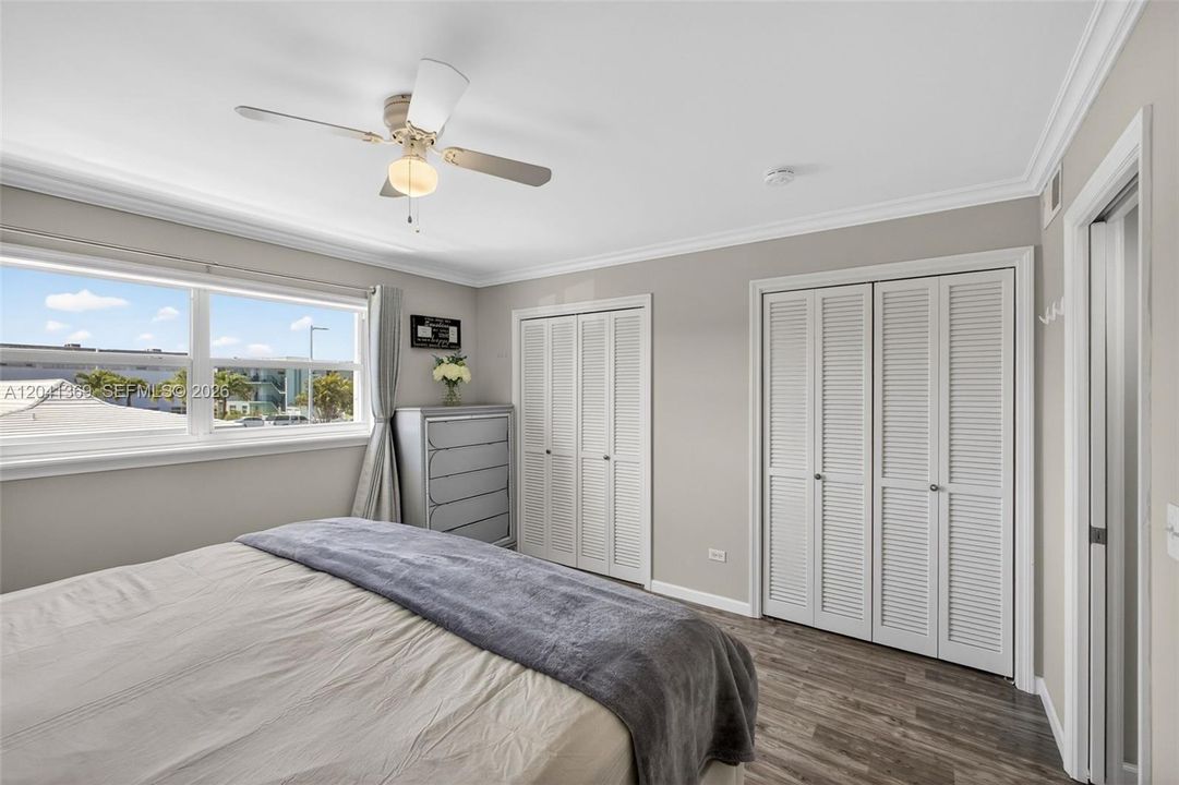 For Sale: $199,900 (1 beds, 1 baths, 672 Square Feet)