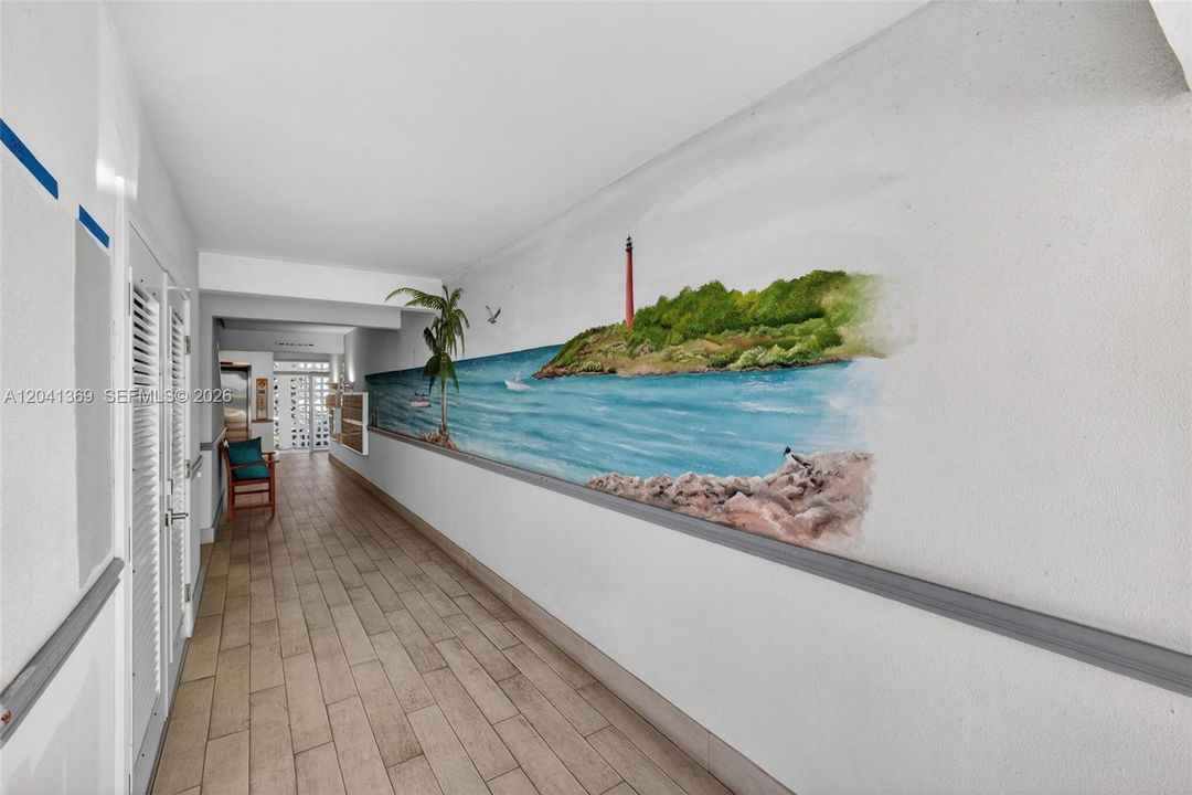 For Sale: $199,900 (1 beds, 1 baths, 672 Square Feet)