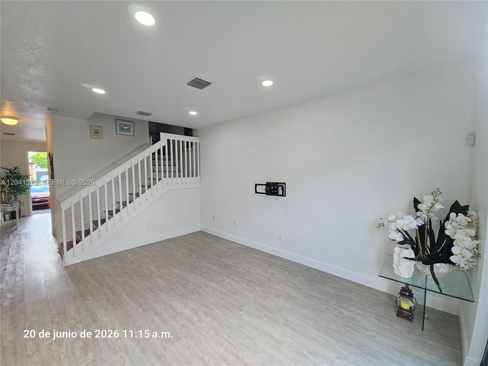 For Sale: $433,900 (3 beds, 2 baths, 1656 Square Feet)