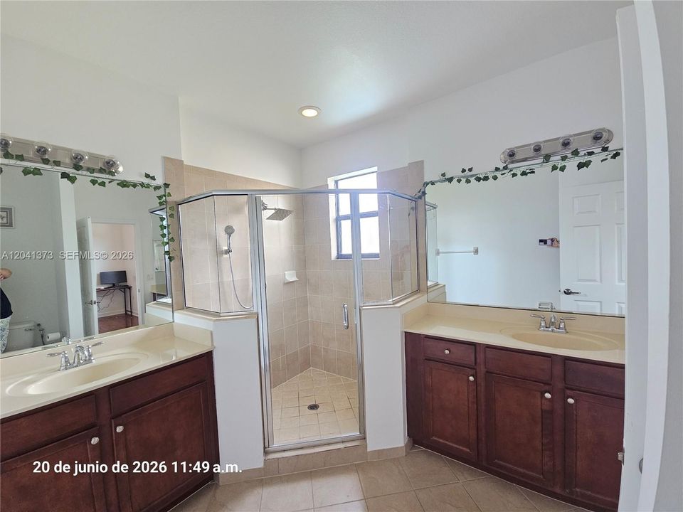 For Sale: $433,900 (3 beds, 2 baths, 1656 Square Feet)