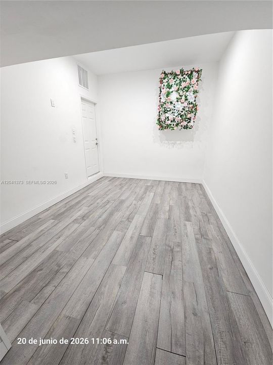 For Sale: $433,900 (3 beds, 2 baths, 1656 Square Feet)