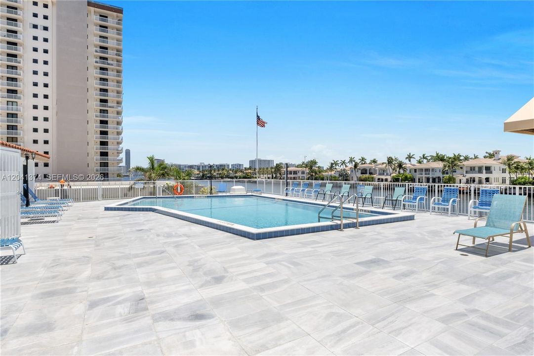 For Sale: $269,000 (2 beds, 2 baths, 1288 Square Feet)