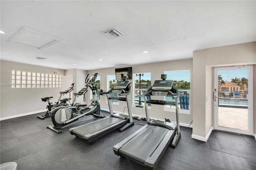 For Sale: $269,000 (2 beds, 2 baths, 1288 Square Feet)