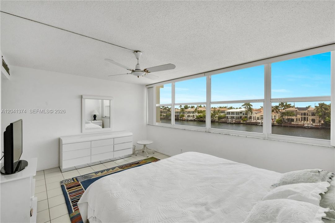 For Sale: $269,000 (2 beds, 2 baths, 1288 Square Feet)