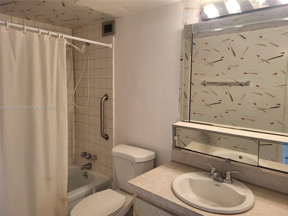 For Sale: $269,000 (2 beds, 2 baths, 1288 Square Feet)