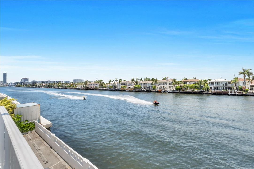 For Sale: $269,000 (2 beds, 2 baths, 1288 Square Feet)