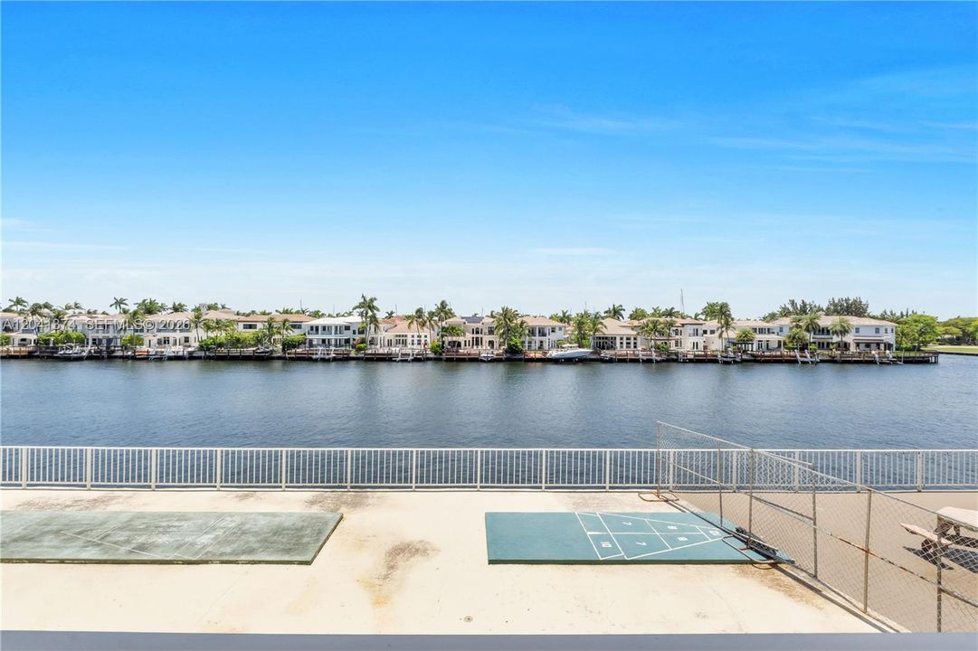For Sale: $269,000 (2 beds, 2 baths, 1288 Square Feet)