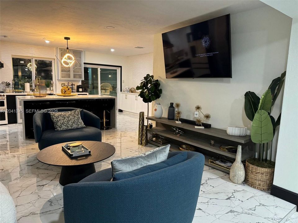 For Rent: $4,800 (3 beds, 2 baths, 1075 Square Feet)