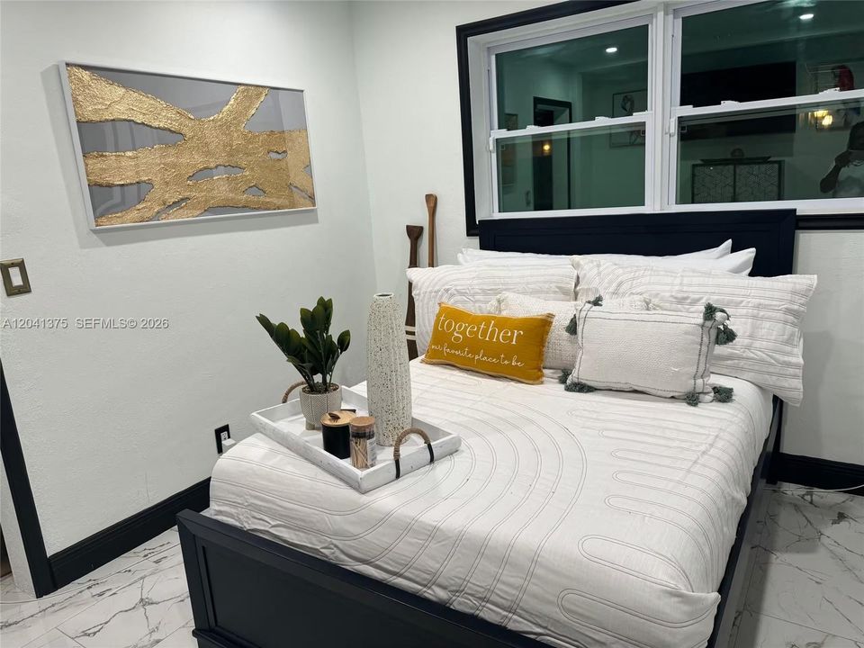 For Rent: $4,800 (3 beds, 2 baths, 1075 Square Feet)