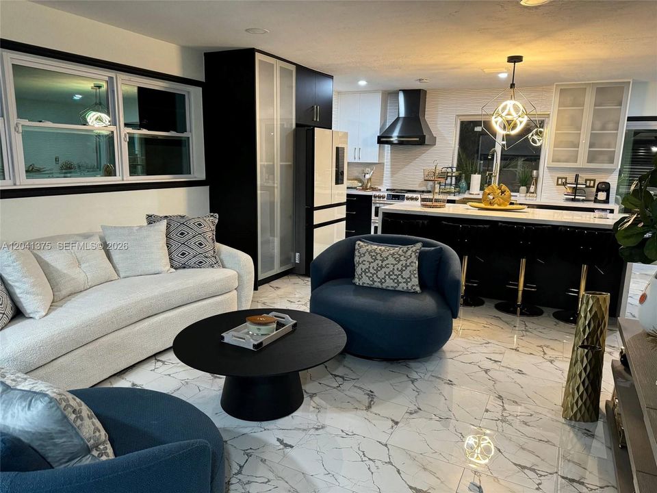 For Rent: $4,800 (3 beds, 2 baths, 1075 Square Feet)