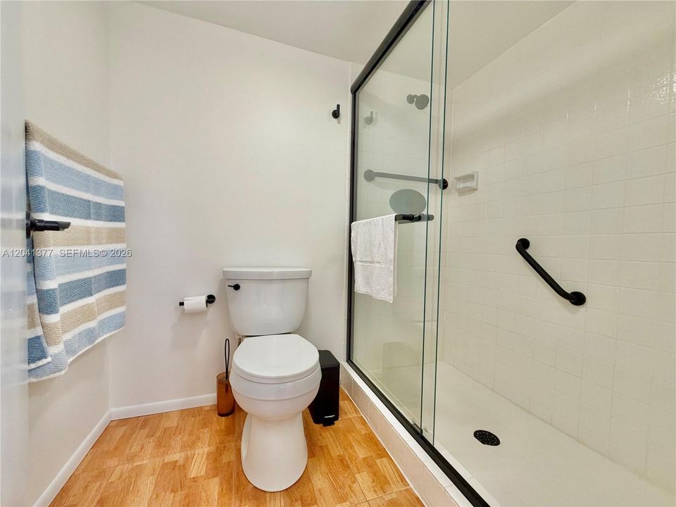 For Rent: $1,950 (2 beds, 2 baths, 962 Square Feet)