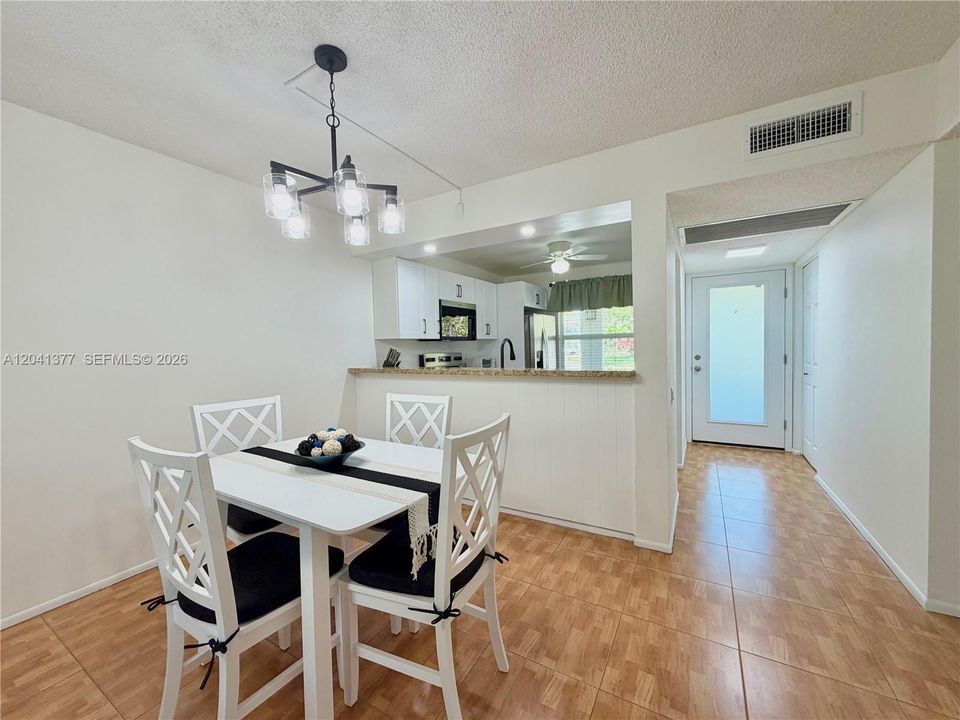 For Rent: $1,950 (2 beds, 2 baths, 962 Square Feet)