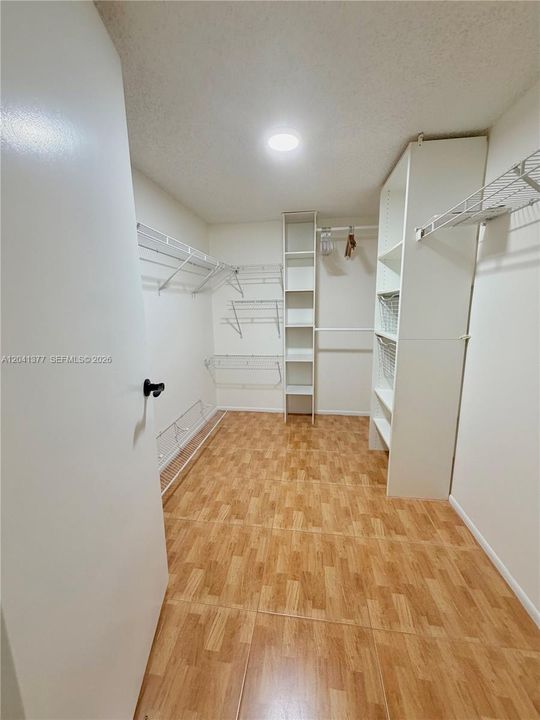For Rent: $1,950 (2 beds, 2 baths, 962 Square Feet)