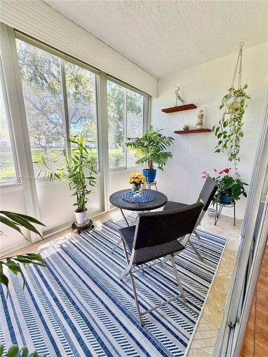 For Rent: $1,950 (2 beds, 2 baths, 962 Square Feet)