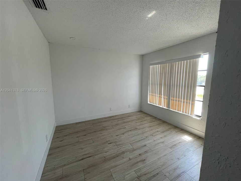 В аренду: $2,550 (3 спален, 2 ванн, 1478 Квадратных фут)