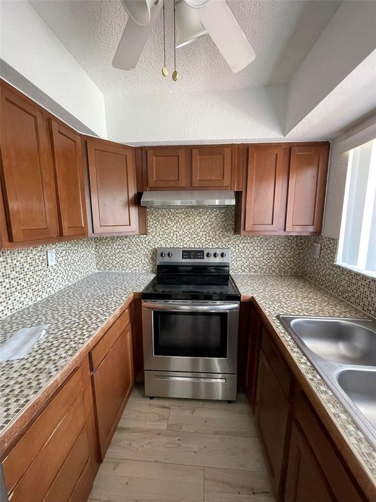 В аренду: $2,550 (3 спален, 2 ванн, 1478 Квадратных фут)