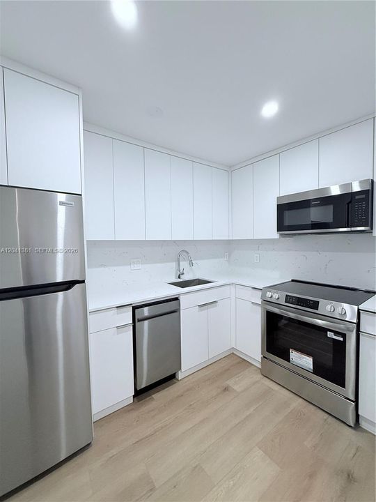 For Rent: $2,700 (1 beds, 1 baths, 668 Square Feet)