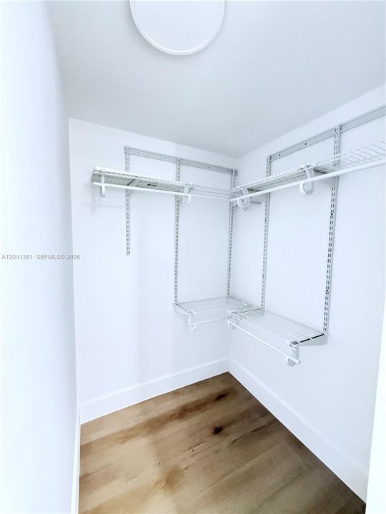 For Rent: $2,700 (1 beds, 1 baths, 668 Square Feet)