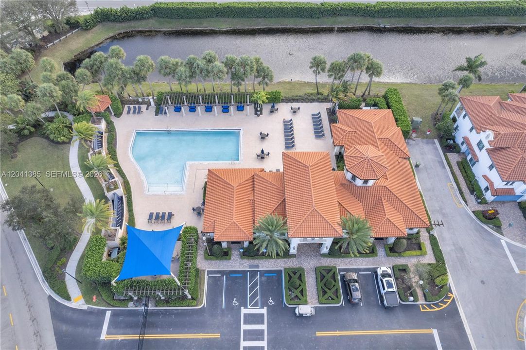 For Sale: $565,000 (3 beds, 3 baths, 1959 Square Feet)