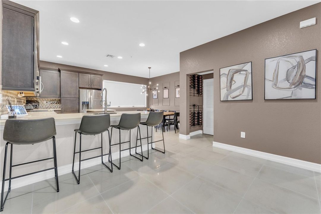 For Sale: $565,000 (3 beds, 3 baths, 1959 Square Feet)