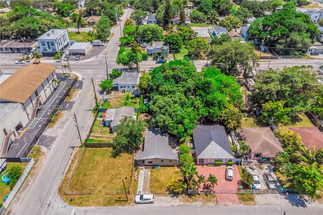 For Sale: $419,000 (3 beds, 1 baths, 800 Square Feet)