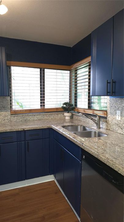 For Sale: $350,000 (3 beds, 2 baths, 1861 Square Feet)