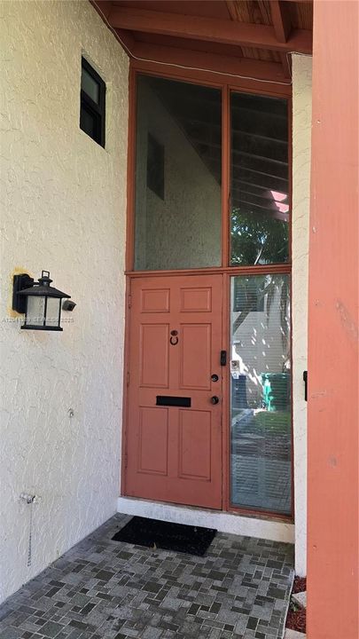 For Sale: $350,000 (3 beds, 2 baths, 1861 Square Feet)