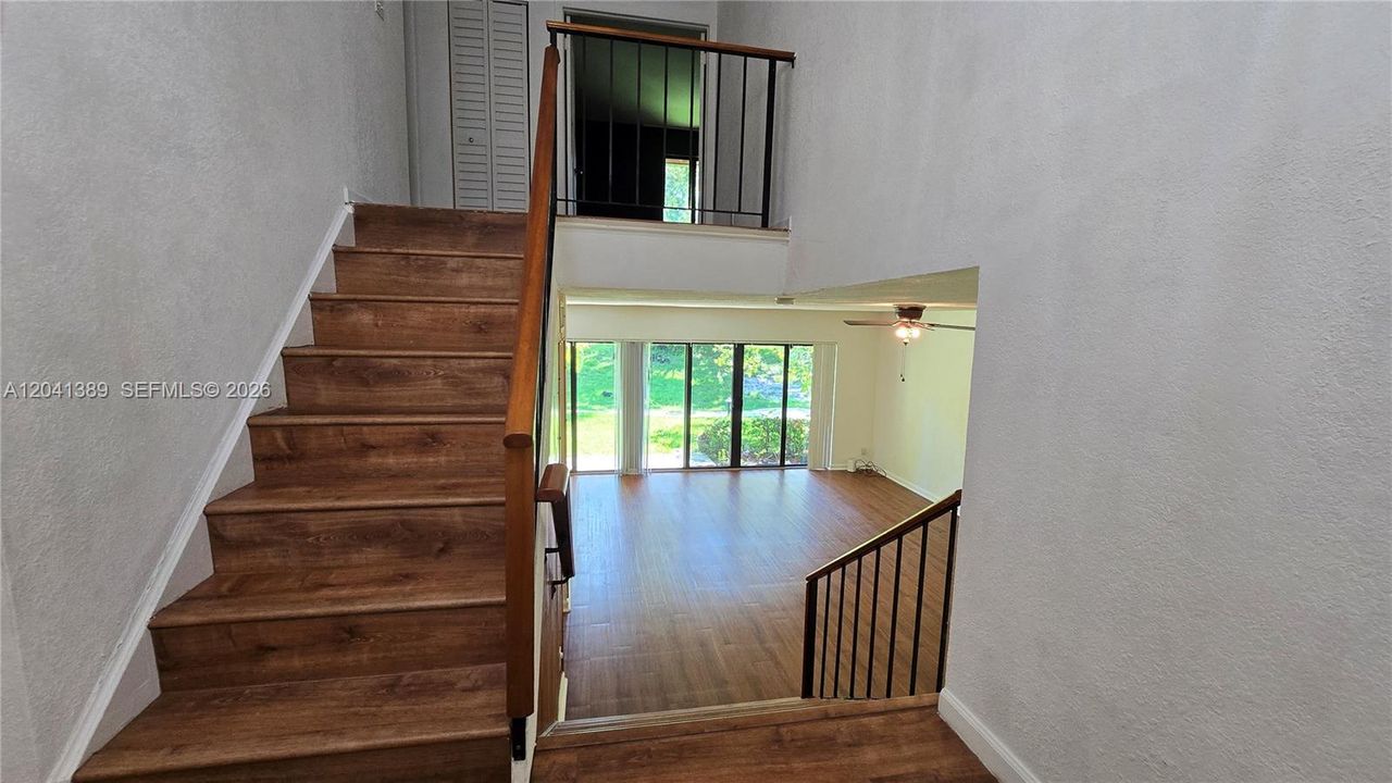 For Sale: $350,000 (3 beds, 2 baths, 1861 Square Feet)