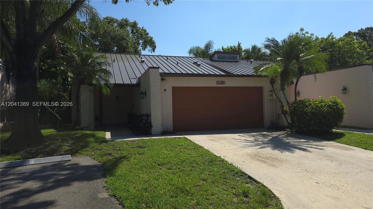 For Sale: $350,000 (3 beds, 2 baths, 1861 Square Feet)