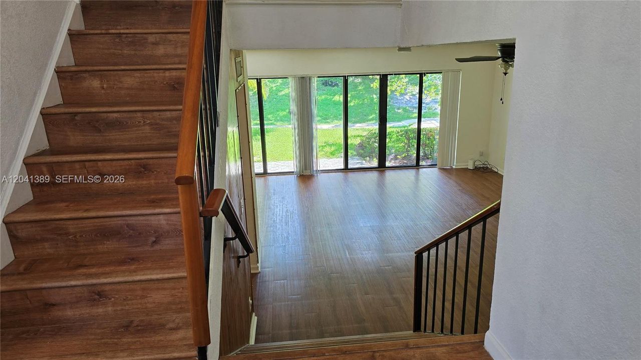 For Sale: $350,000 (3 beds, 2 baths, 1861 Square Feet)