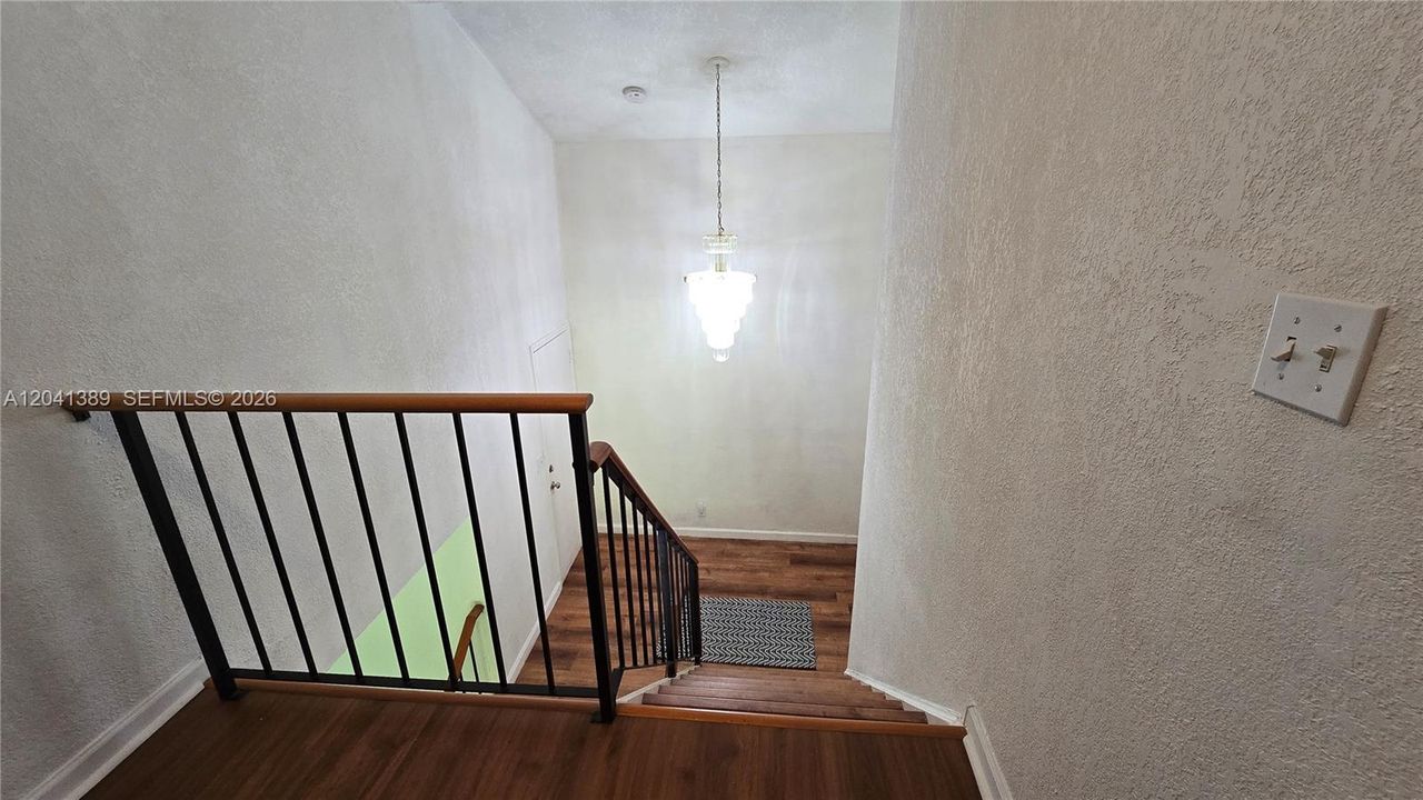 For Sale: $350,000 (3 beds, 2 baths, 1861 Square Feet)