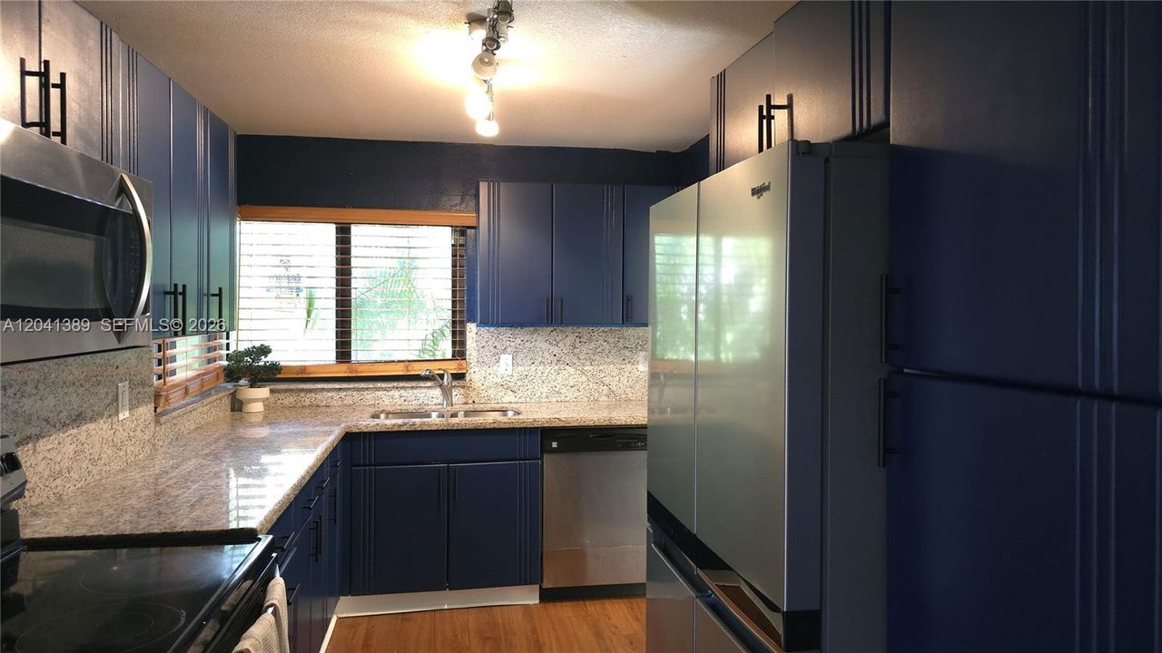 For Sale: $350,000 (3 beds, 2 baths, 1861 Square Feet)