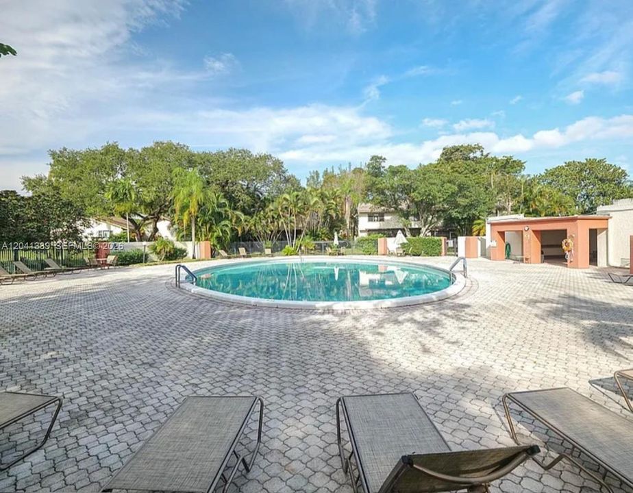 For Sale: $350,000 (3 beds, 2 baths, 1861 Square Feet)