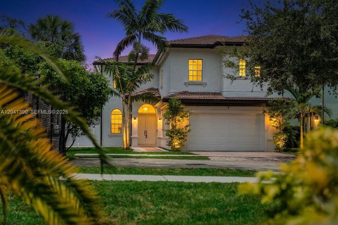 For Rent: $8,500 (3 beds, 2 baths, 2568 Square Feet)